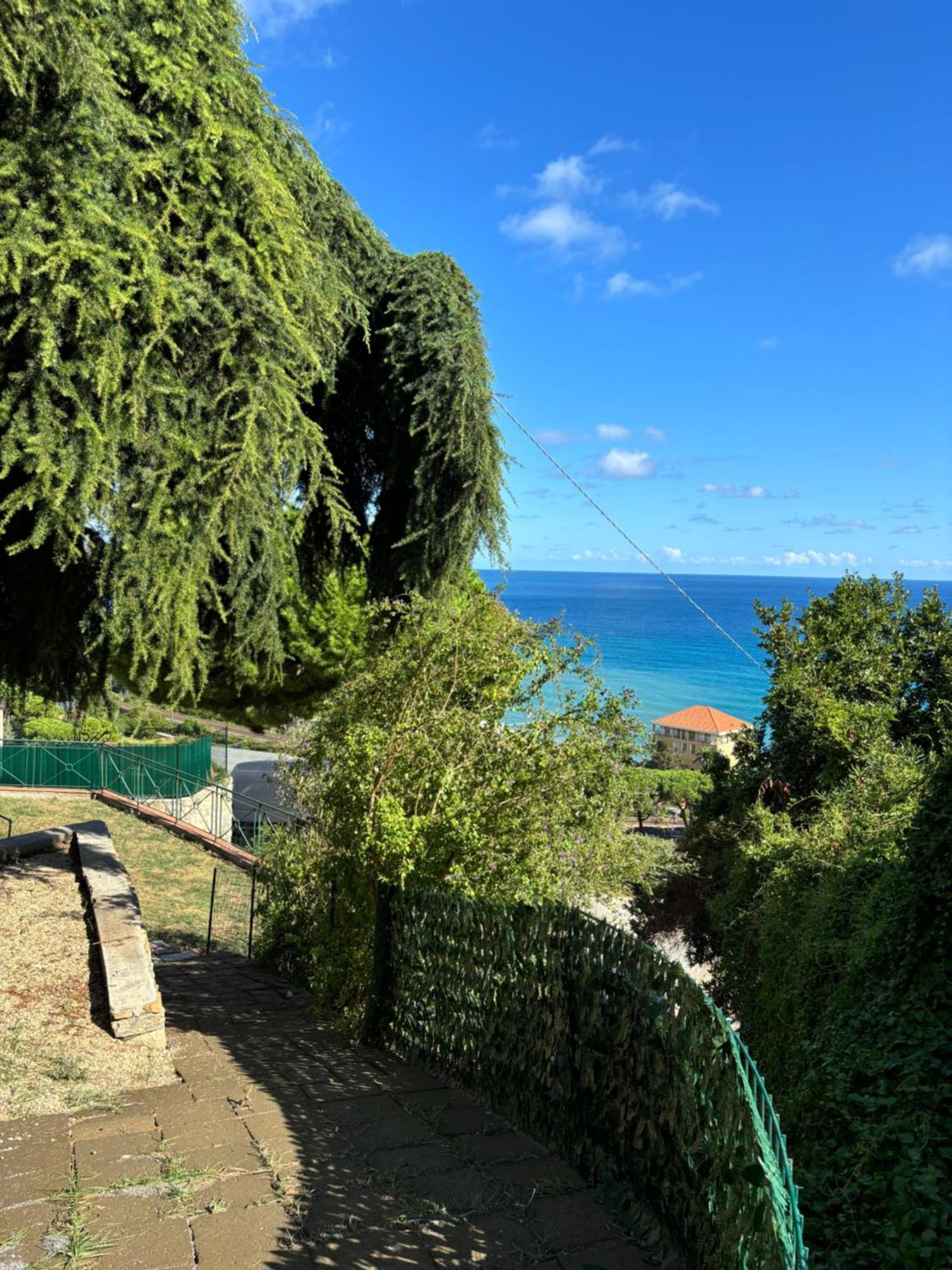 Il Giardino Del Mare Apartment Ventimiglia Exterior photo