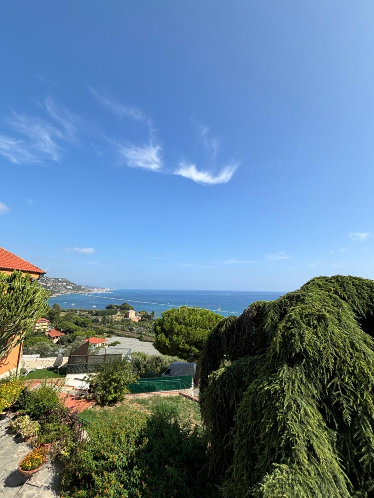 Il Giardino Del Mare Apartment Ventimiglia Exterior photo