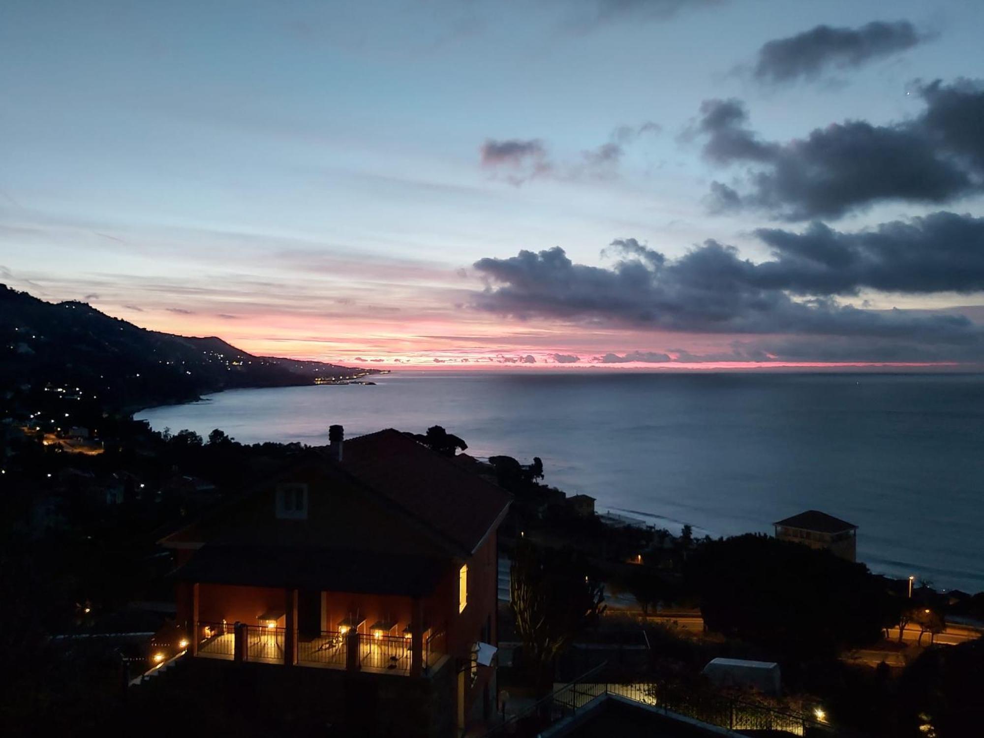 Il Giardino Del Mare Apartment Ventimiglia Exterior photo